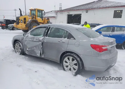 2013 Chrysler 200 Lx from USA, damaged, VIN 1C3CCBAB6DN670942